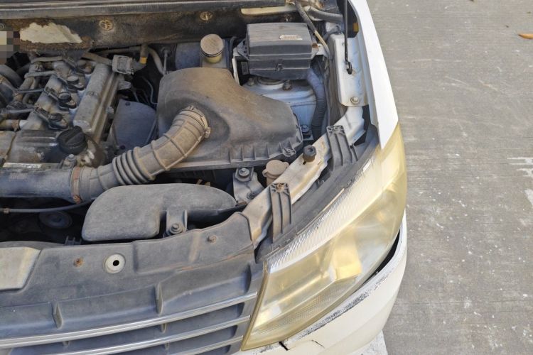 Used Dongfeng Fengon 330 2014 1.5L Manual Utility Version DK15 Engine Bay Left