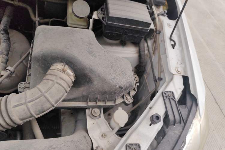 Used Dongfeng Fengon 330 2014 1.5L Manual Utility Version DK15 Engine Bay Left