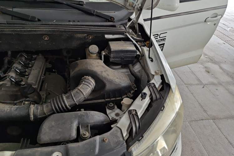 Used Dongfeng Fengon 330 2014 1.5L Manual Utility Version DK15 Engine Bay Left