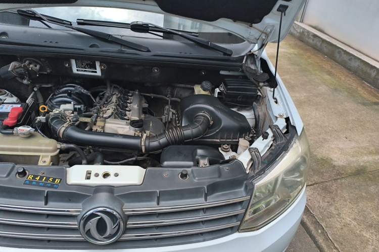 Used Dongfeng Fengon 330 2014 1.5L Manual Comfort Version DK15-02 Engine Bay Left