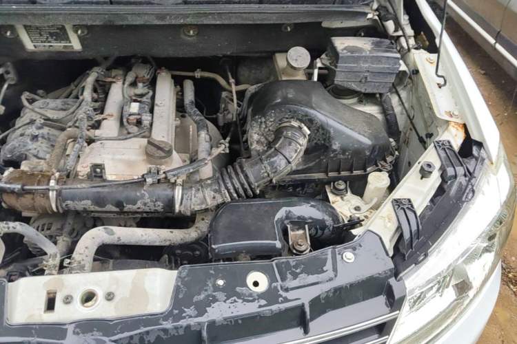 Used Dongfeng Fengon 330 2014 1.5L Manual Utility Version DK15 Engine Bay Left