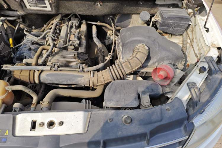 Used Dongfeng Fengon 330 2014 1.5L Manual Utility Version DK15 Engine Bay Left