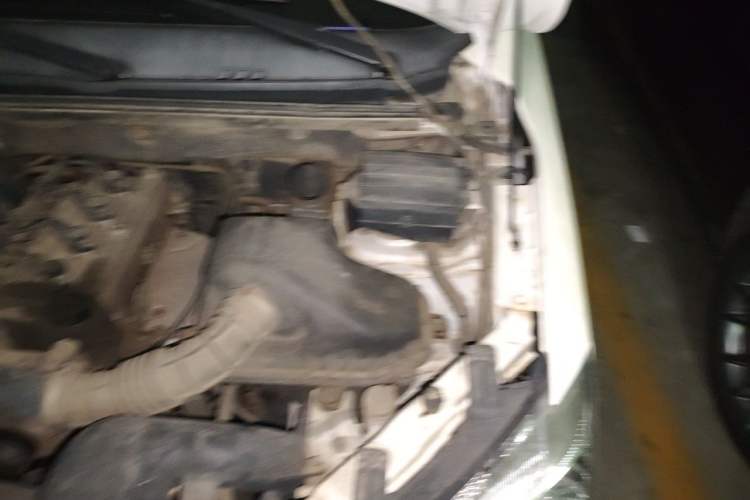 Used Dongfeng Fengon 330 2014 1.5L Manual Utility Version DK15 Engine Bay Left