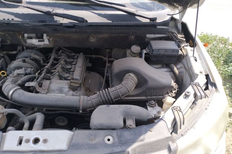 Used Dongfeng Fengon 330 2014 1.5L Manual Comfort Version DK15-02 Engine Bay Left