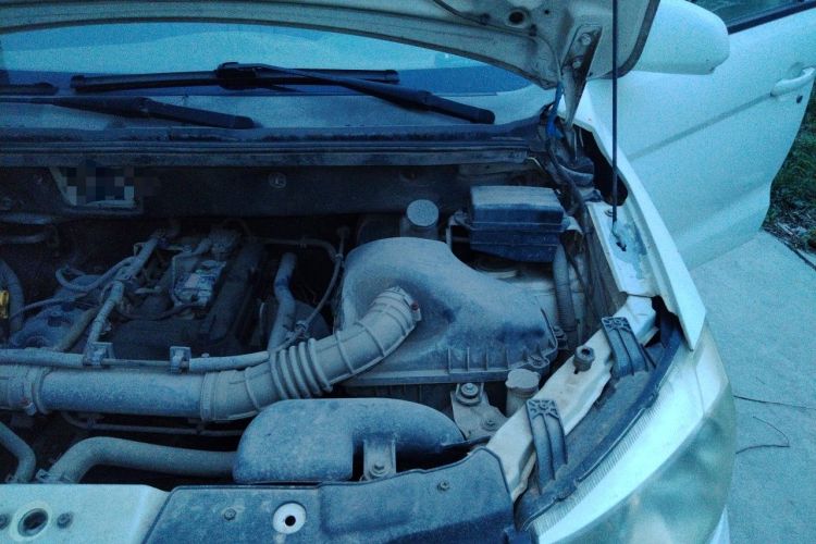 Used Dongfeng Fengon 330 2014 1.5L Manual Utility Version DK15 Engine Bay Left