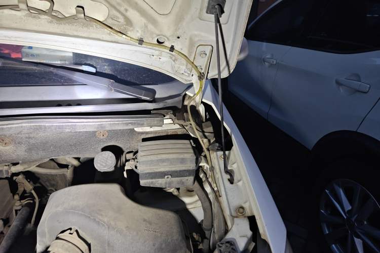 Used Dongfeng Fengon 330 2014 1.3L Manual Utility Version DK13-07 Engine Bay Left