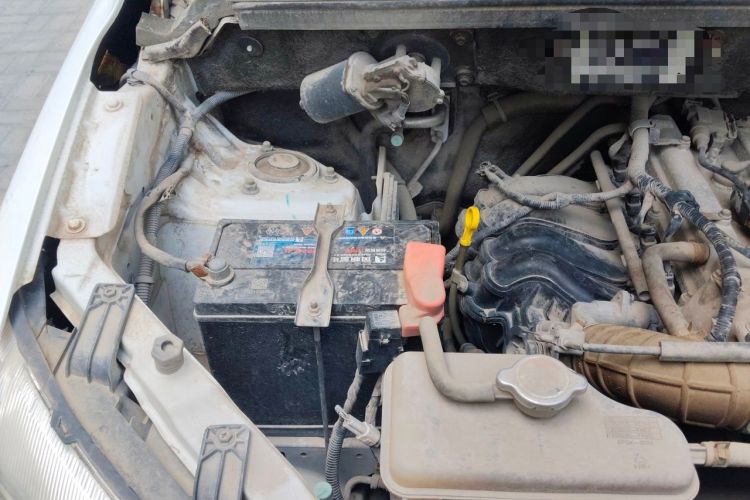 Used Dongfeng Fengon 330 2014 1.5L Manual Utility Version DK15 Engine Bay Right