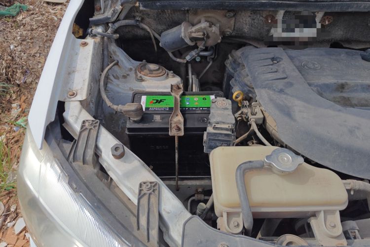 Used Dongfeng Fengon 330 2014 1.5L Manual Utility Version DK15 Engine Bay Right