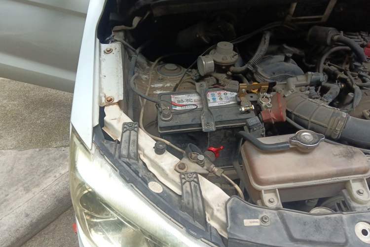 Used Dongfeng Fengon 330 2014 1.5L Manual Utility Version DK15 Engine Bay Right