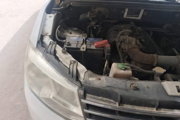 Used Dongfeng Fengon 330 2014 1.2L Manual Practical Version DK12-07 Engine Bay Right