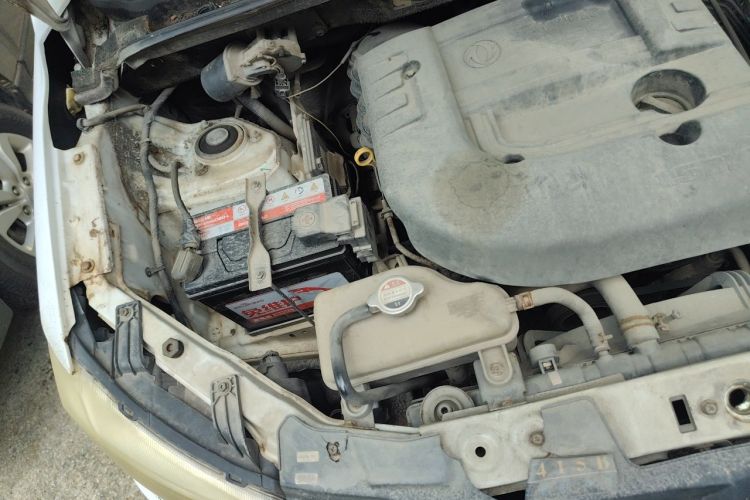Used Dongfeng Fengon 330 2014 1.5L Manual Utility Version DK15 Engine Bay Right