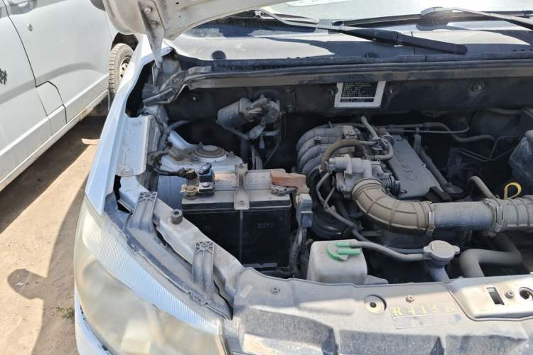 Used Dongfeng Fengon 330 2014 1.2L Manual Practical Version DK12-07 Engine Bay Right