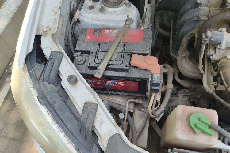 Used Dongfeng Fengon 330 2014 1.2L Manual Practical Version DK12-07 Engine Bay Right