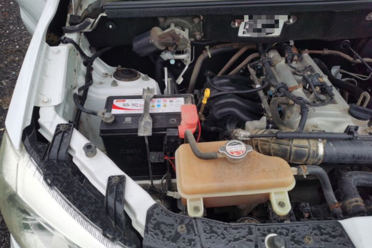 Used Dongfeng Fengon 330 2014 1.5L Manual Utility Version DK15 Engine Bay Right