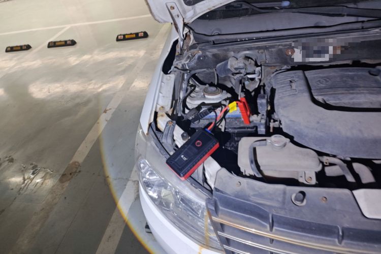 Used Dongfeng Fengon 330 2014 1.5L Manual Standard Edition DK15-02 Engine Bay Right