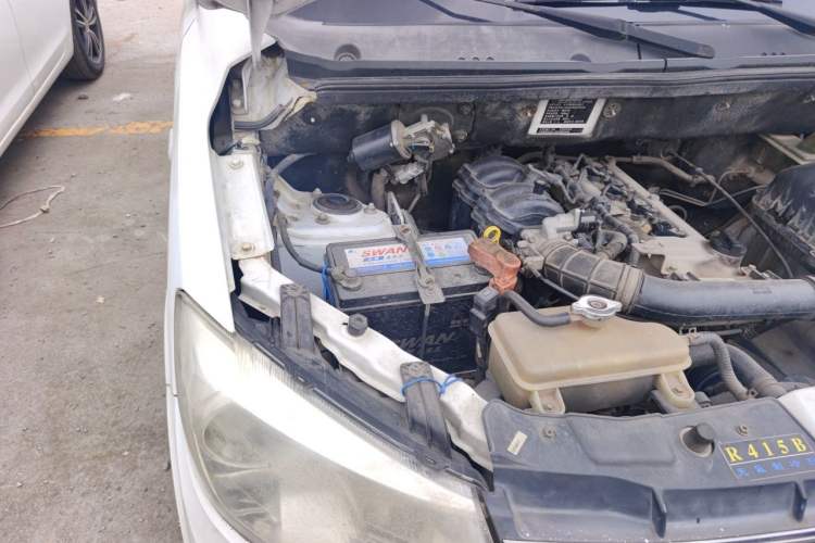 Used Dongfeng Fengon 330 2014 1.5L Manual Utility Version DK15 Engine Bay Right