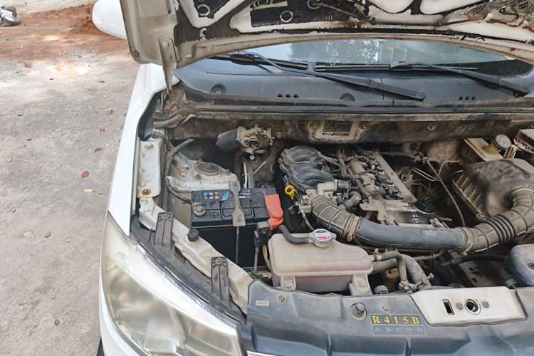 Used Dongfeng Fengon 330 2014 1.5L Manual Standard Edition DK15-02 Engine Bay Right