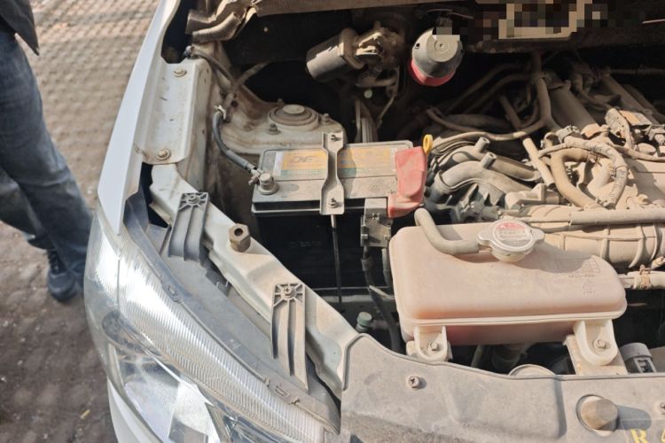 Used Dongfeng Fengon 330 2014 1.5L Manual Utility Version DK15 Engine Bay Right