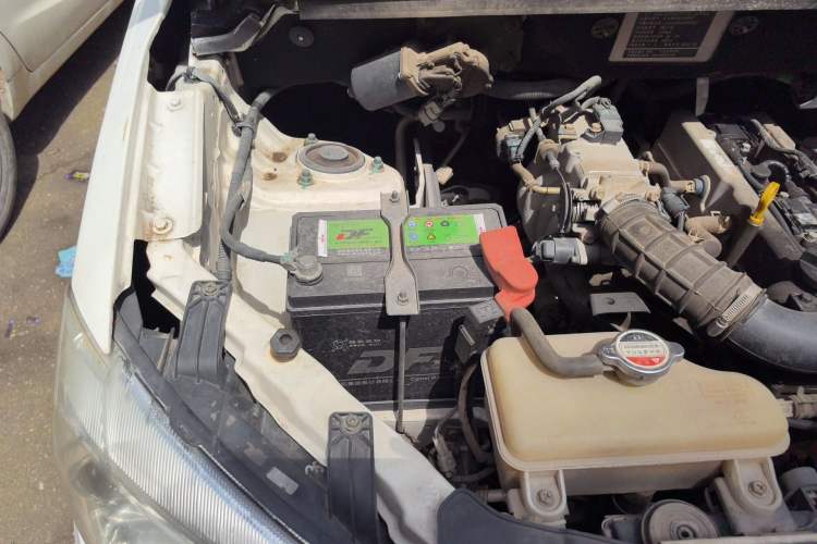 Used Dongfeng Fengon 330 2014 1.3L Manual Utility Version DK13-07 Engine Bay Right