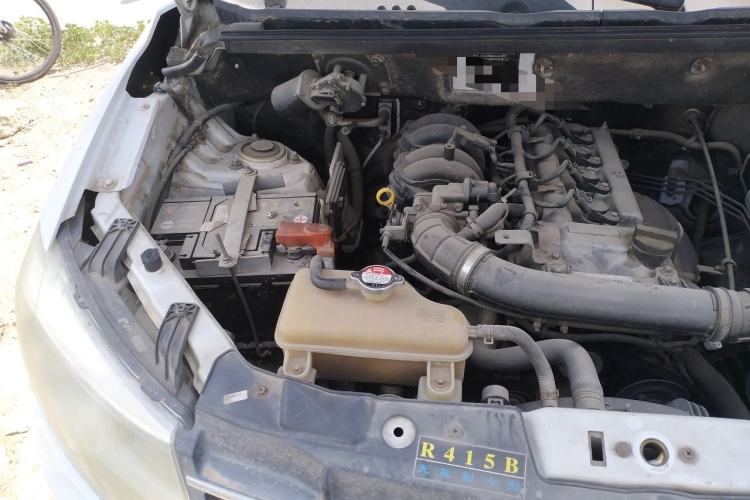 Used Dongfeng Fengon 330 2014 1.5L Manual Comfort Version DK15-02 Engine Bay Right