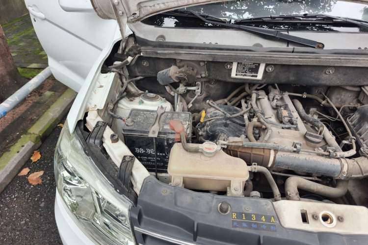 Used Dongfeng Fengon 330 2014 1.5L Manual Utility Version DK15 Engine Bay Right