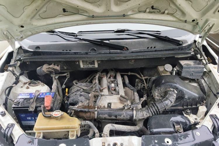 Used Dongfeng Fengon 330 2014 1.5L Manual Utility Version DK15 Engine Bay