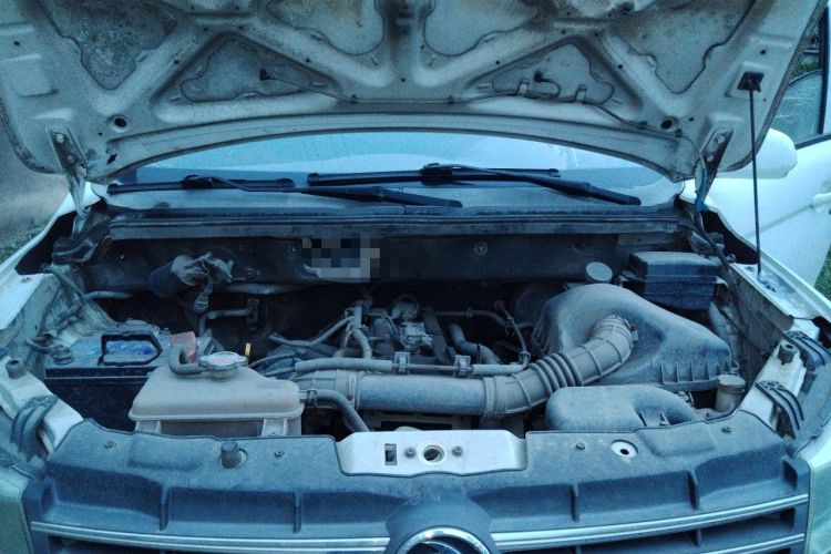 Used Dongfeng Fengon 330 2014 1.5L Manual Utility Version DK15 Engine Bay