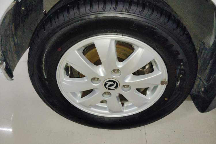 Used Dongfeng Fengon 330 2014 1.5L Manual Utility Version DK15 Exterior 4