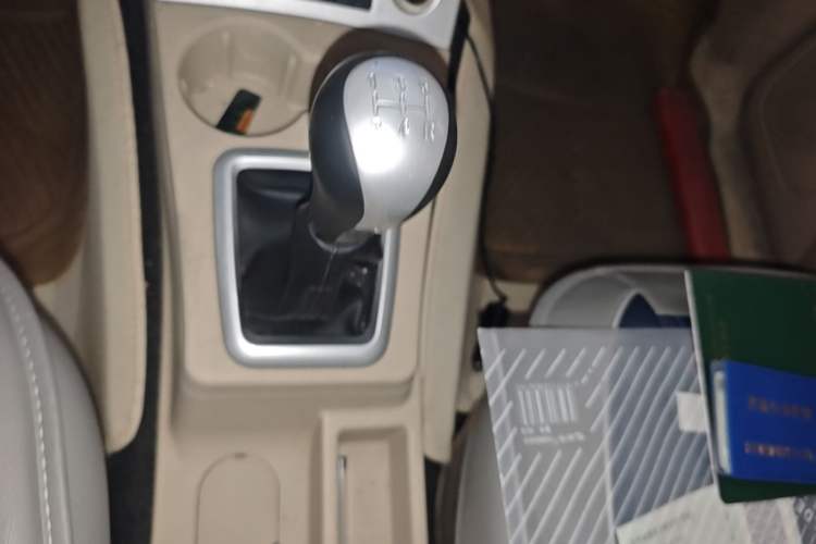 Used Dongfeng Fengon 330 2014 1.5L Manual Standard Edition DK15-02 Gear Lever