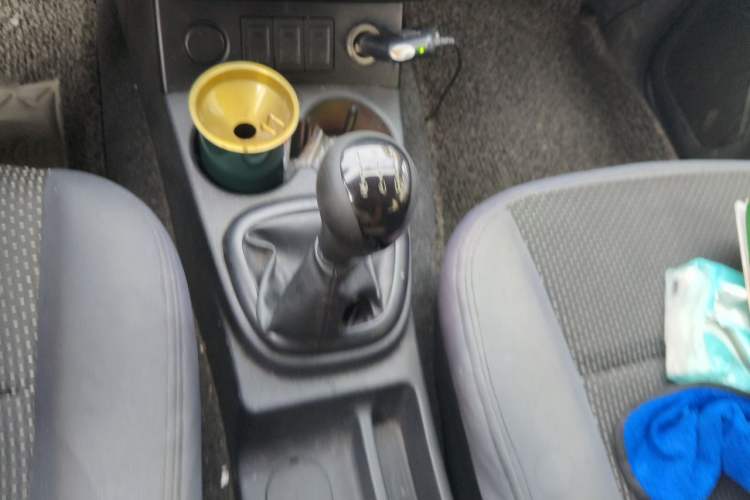 Used Dongfeng Fengon 330 2014 1.5L Manual Utility Version DK15 Gear Lever