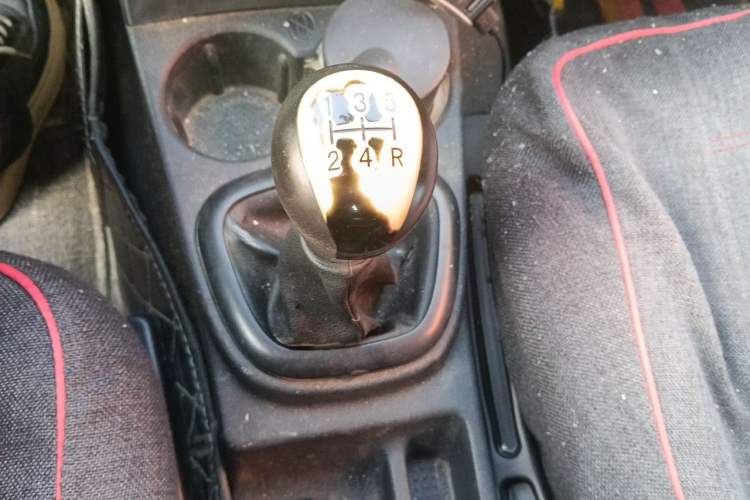 Used Dongfeng Fengon 330 2014 1.5L Manual Utility Version DK15 Gear Lever