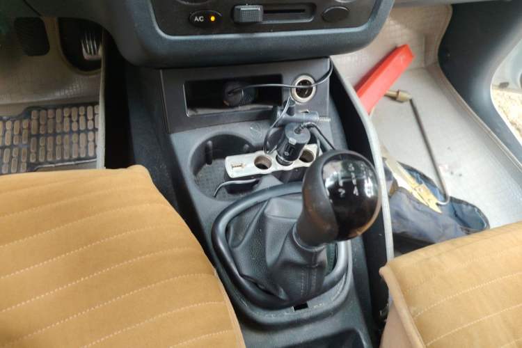 Used Dongfeng Fengon 330 2014 1.2L Manual Practical Version DK12-07 Gear Lever