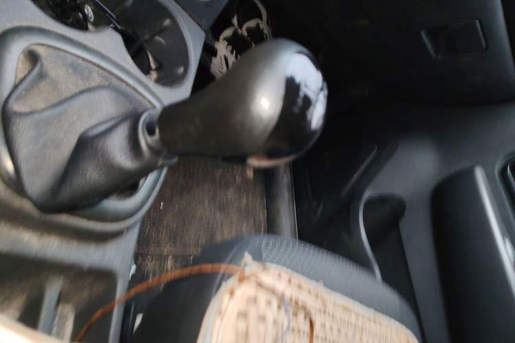 Used Dongfeng Fengon 330 2014 1.3L Manual Utility Version DK13-07 Gear Lever