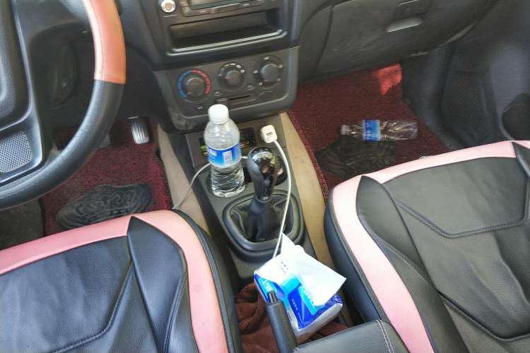 Used Dongfeng Fengon 330 2014 1.5L Manual Utility Version DK15 Gear Lever