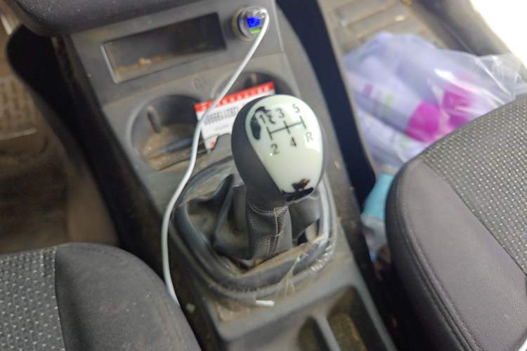 Used Dongfeng Fengon 330 2014 1.2L Manual Practical Version DK12-07 Gear Lever