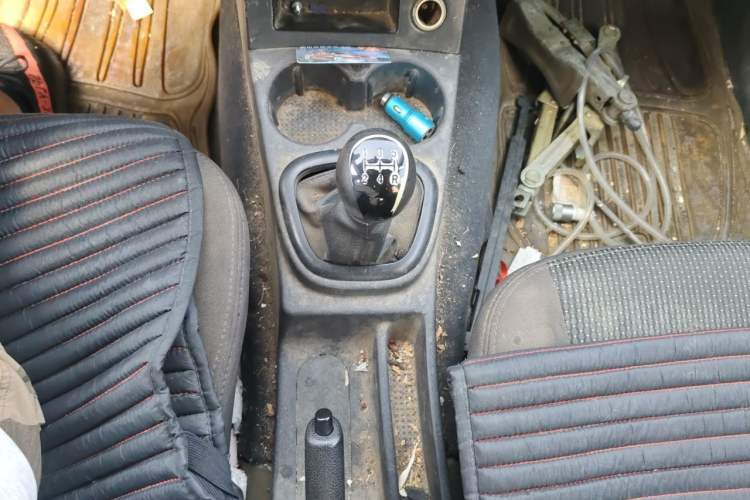 Used Dongfeng Fengon 330 2014 1.2L Manual Practical Version DK12-07 Gear Lever