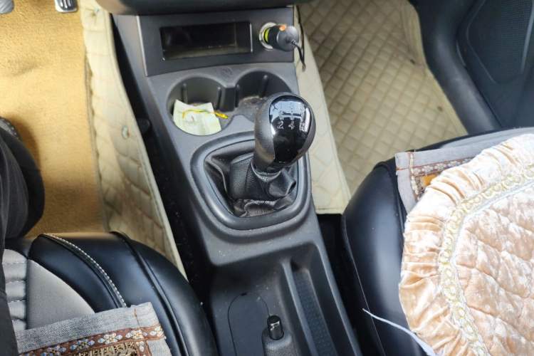 Used Dongfeng Fengon 330 2014 1.3L Manual Utility Version DK13-07 Gear Lever