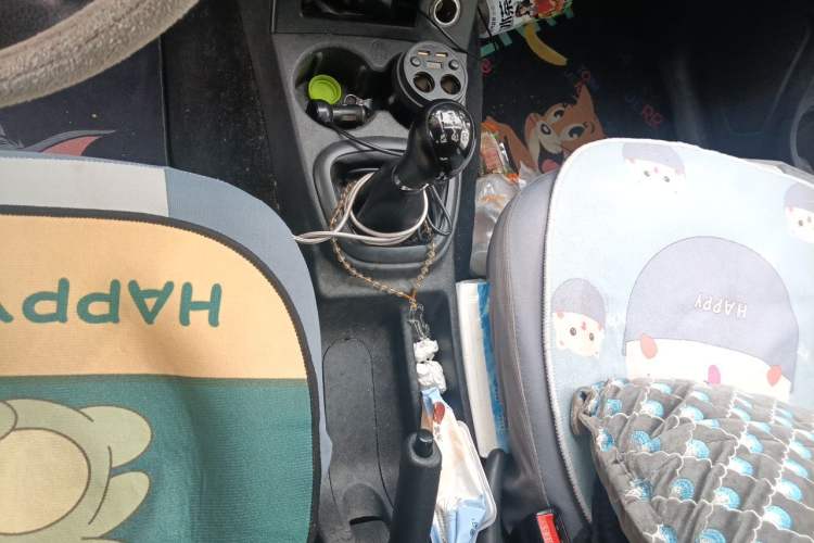 Used Dongfeng Fengon 330 2014 1.5L Manual Utility Version DK15 Gear Lever
