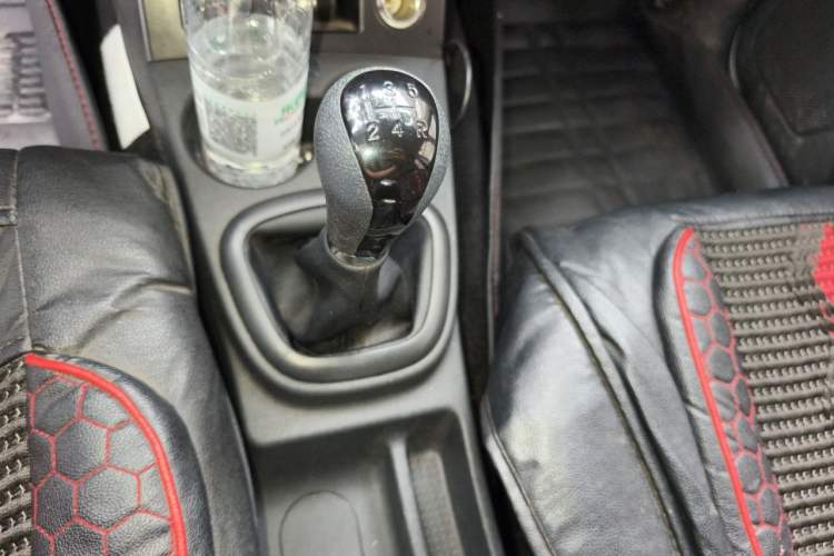 Used Dongfeng Fengon 330 2014 1.5L Manual Utility Version DK15 Gear Lever