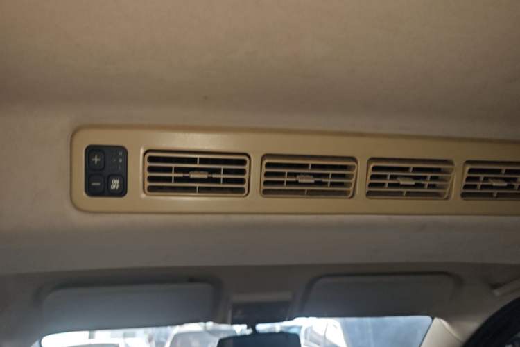 Used Dongfeng Fengon 330 2014 1.5L Manual Standard Edition DK15-02 Headliner