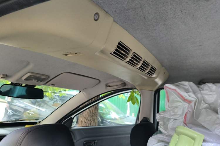 Used Dongfeng Fengon 330 2014 1.5L Manual Utility Version DK15 Headliner
