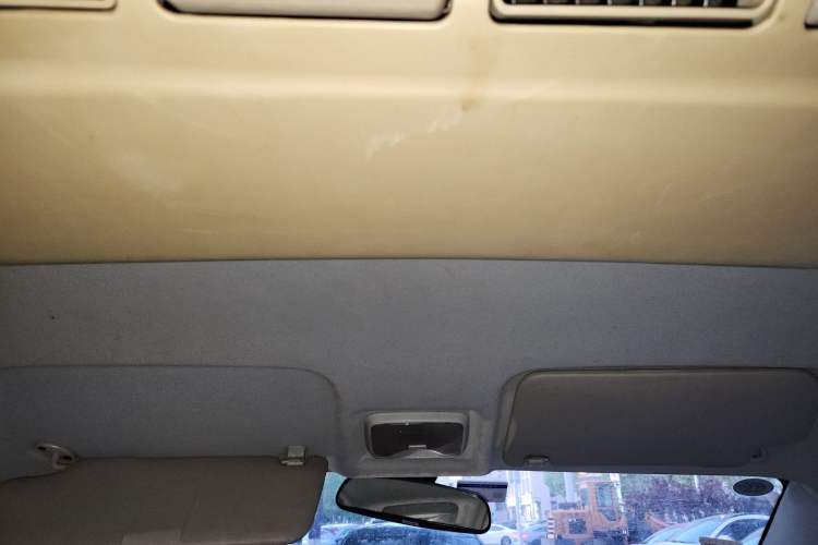 Used Dongfeng Fengon 330 2014 1.5L Manual Standard Edition DK15-02 Headliner