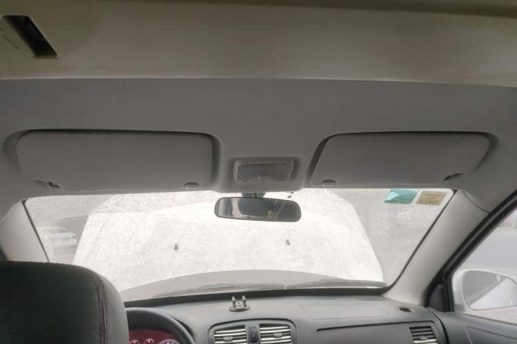 Used Dongfeng Fengon 330 2014 1.5L Manual Standard Edition DK15-02 Headliner