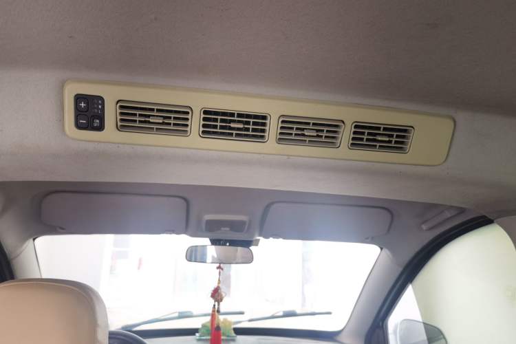 Used Dongfeng Fengon 330 2014 1.5L Manual Utility Version DK15 Headliner