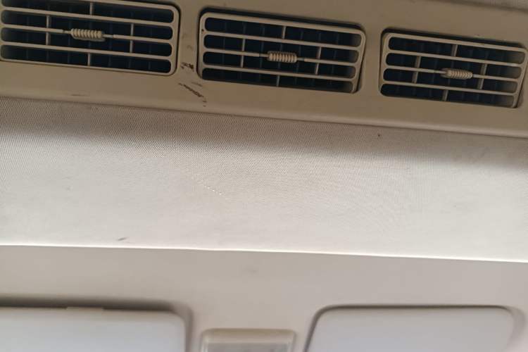 Used Dongfeng Fengon 330 2014 1.5L Manual Utility Version DK15 Headliner