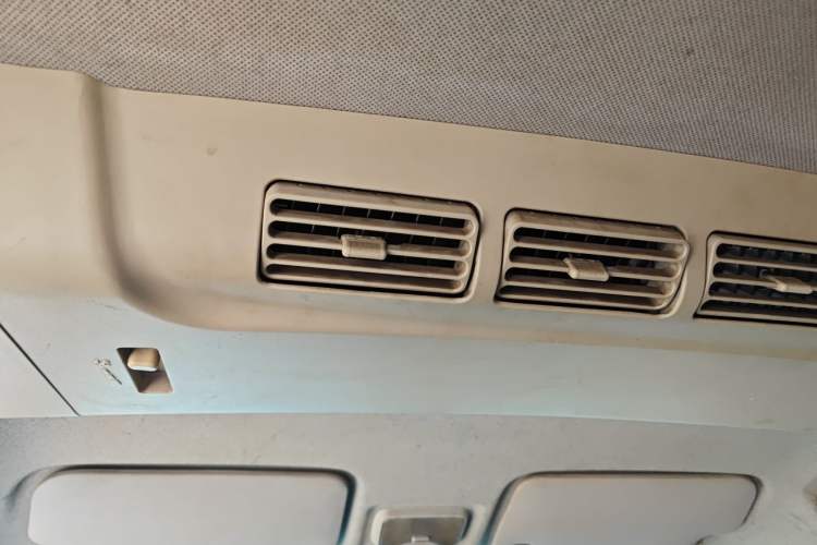 Used Dongfeng Fengon 330 2014 1.5L Manual Utility Version DK15 Headliner