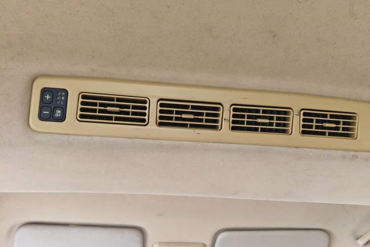 Used Dongfeng Fengon 330 2014 1.5L Manual Utility Version DK15 Headliner