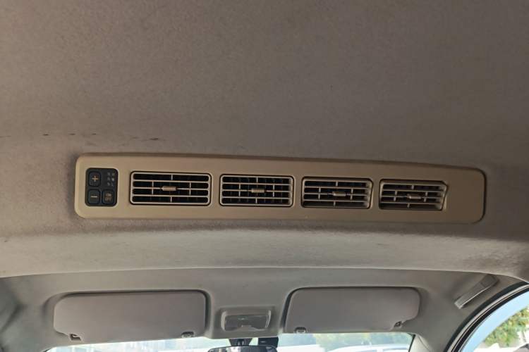 Used Dongfeng Fengon 330 2014 1.5L Manual Utility Version DK15 Headliner