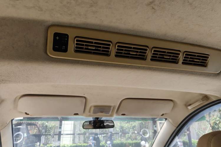 Used Dongfeng Fengon 330 2014 1.5L Manual Comfort Version DK15-02 Headliner