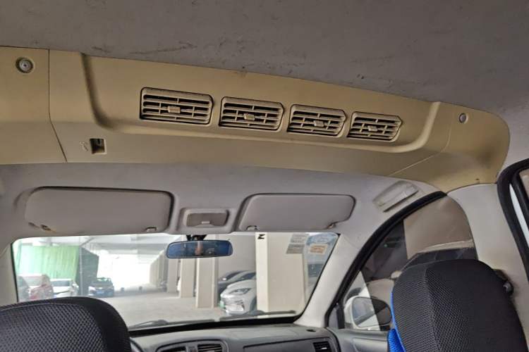 Used Dongfeng Fengon 330 2014 1.5L Manual Utility Version DK15 Headliner